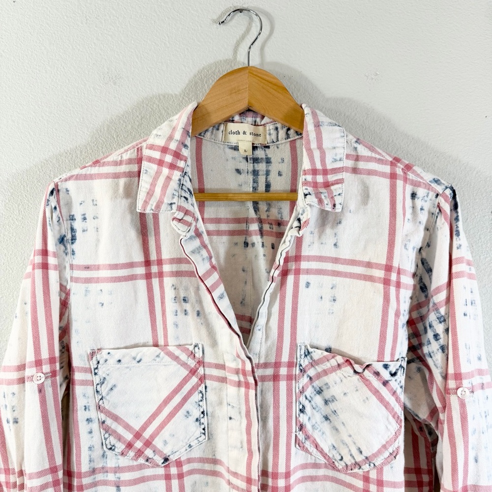 Anthropologie Cloth & Stone Button Down Shirt Size L Split Back Red White Blue - Picture 2 of 11